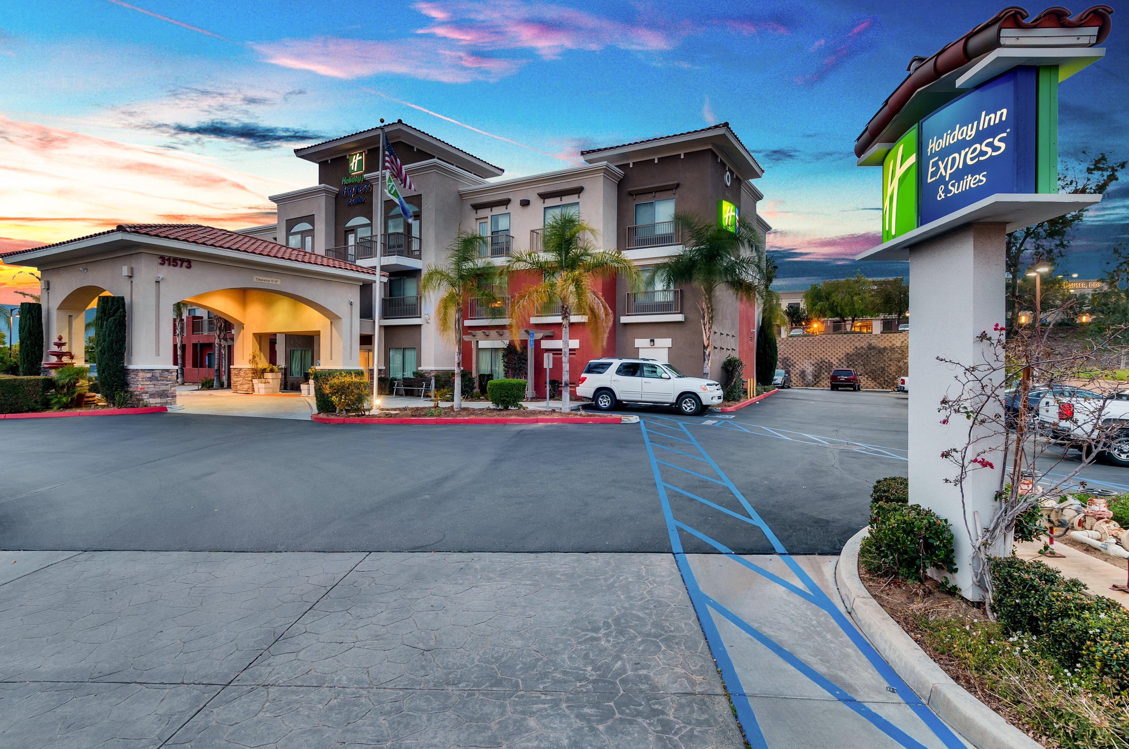Holiday Inn Express Hotel & Suites Lake Elsinore, An Ihg Hotel Exterior photo