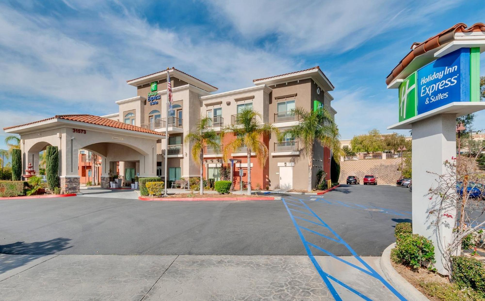 Holiday Inn Express Hotel & Suites Lake Elsinore, An Ihg Hotel Exterior photo